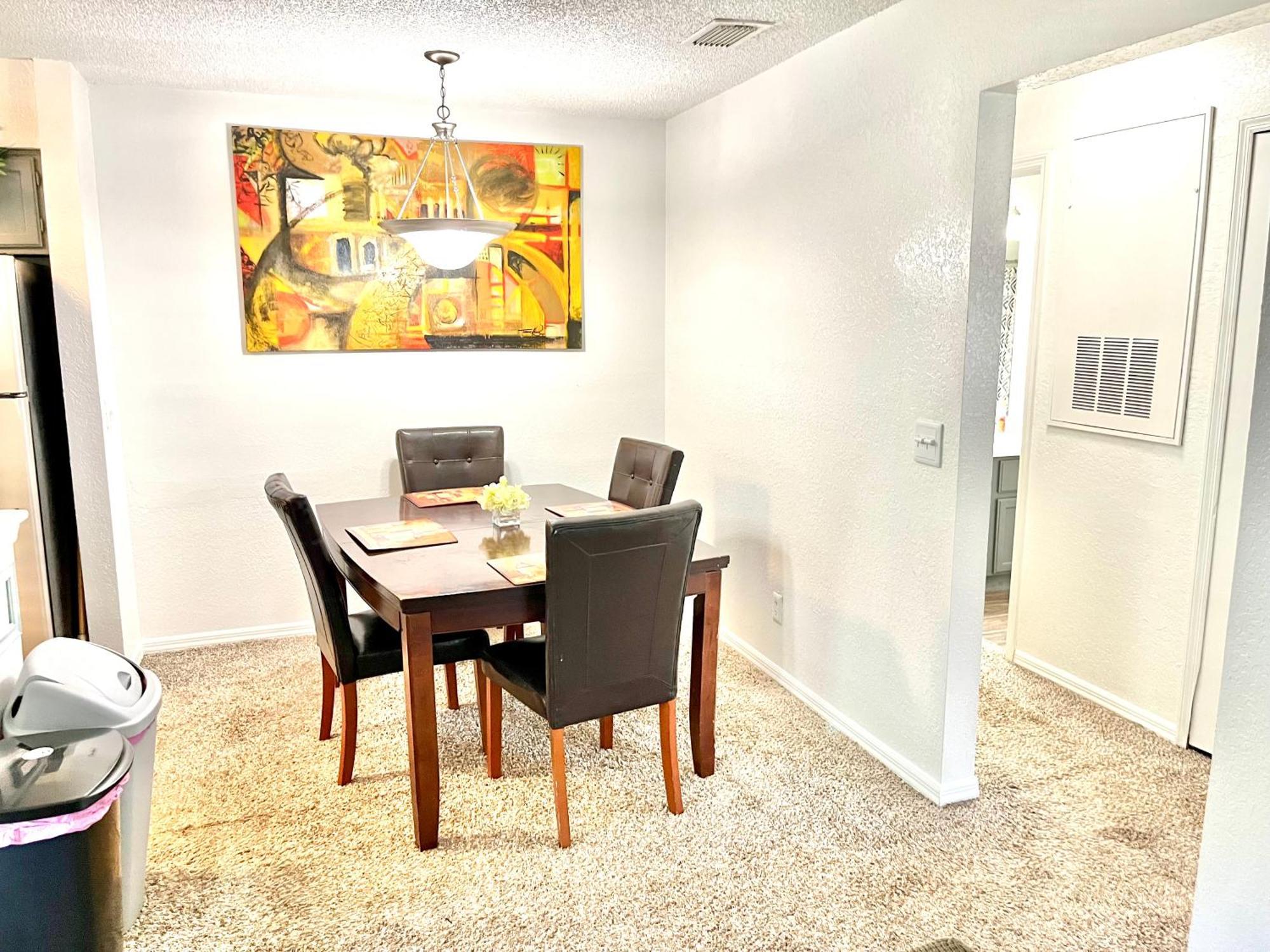 Daytona 2 Bed Apartment 10 Minutes To Beach With Balcony Порт Ориндж Екстериор снимка