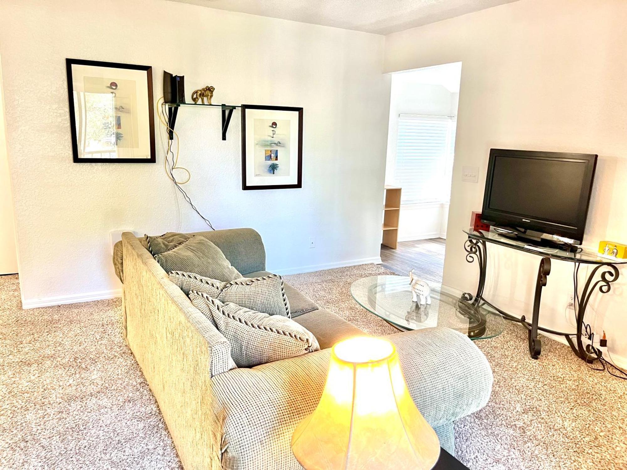 Daytona 2 Bed Apartment 10 Minutes To Beach With Balcony Порт Ориндж Екстериор снимка