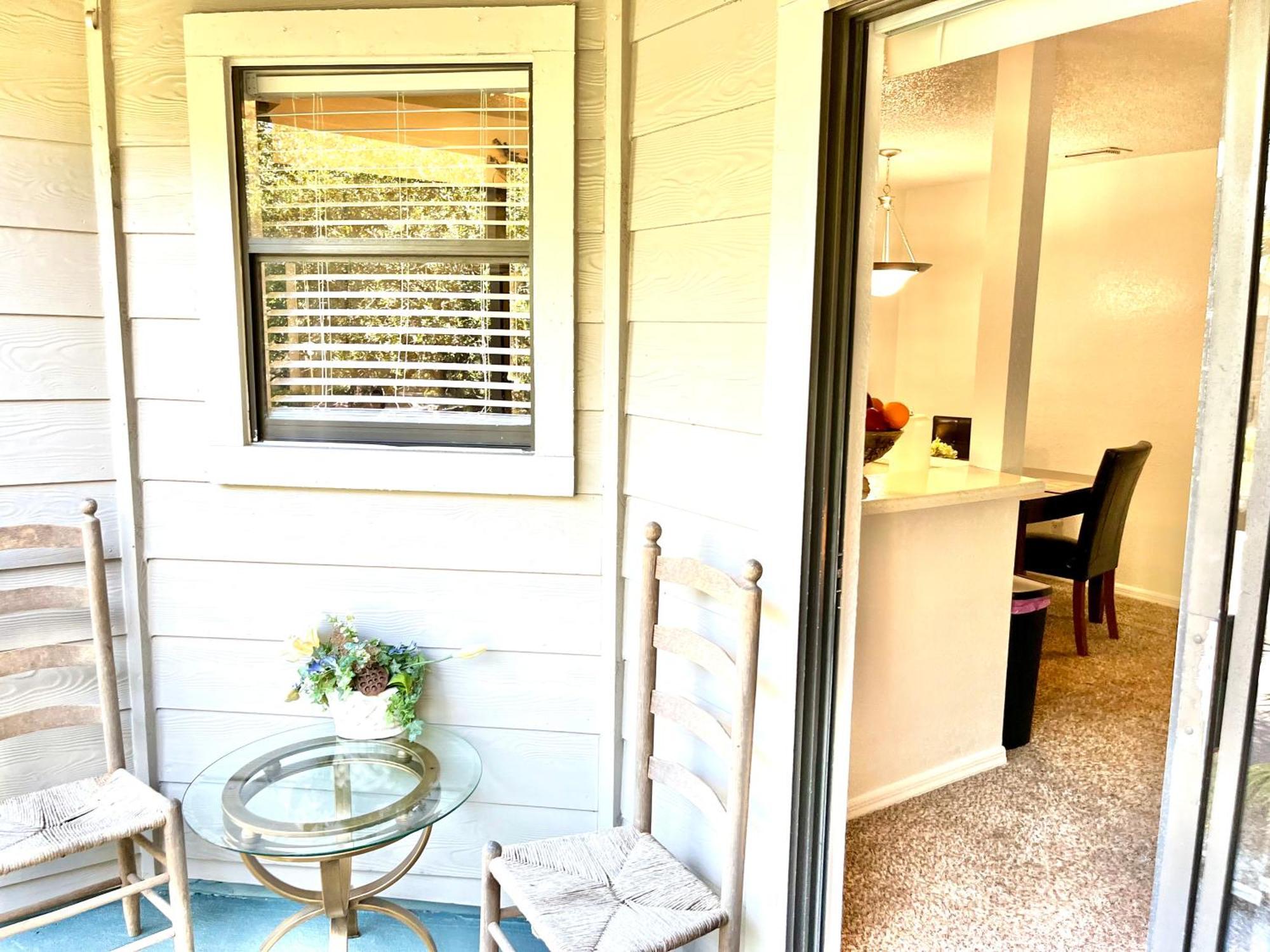 Daytona 2 Bed Apartment 10 Minutes To Beach With Balcony Порт Ориндж Екстериор снимка