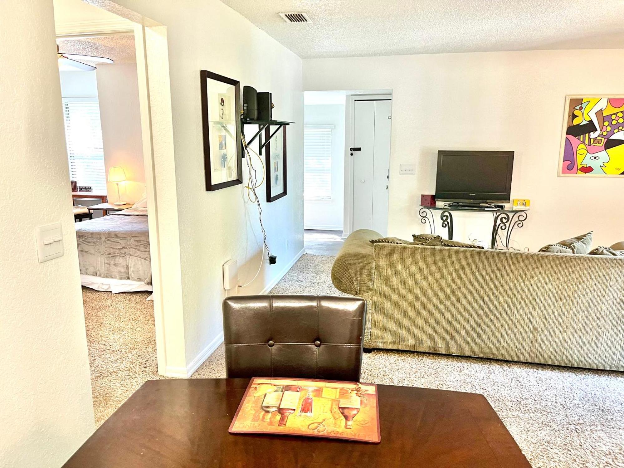 Daytona 2 Bed Apartment 10 Minutes To Beach With Balcony Порт Ориндж Екстериор снимка
