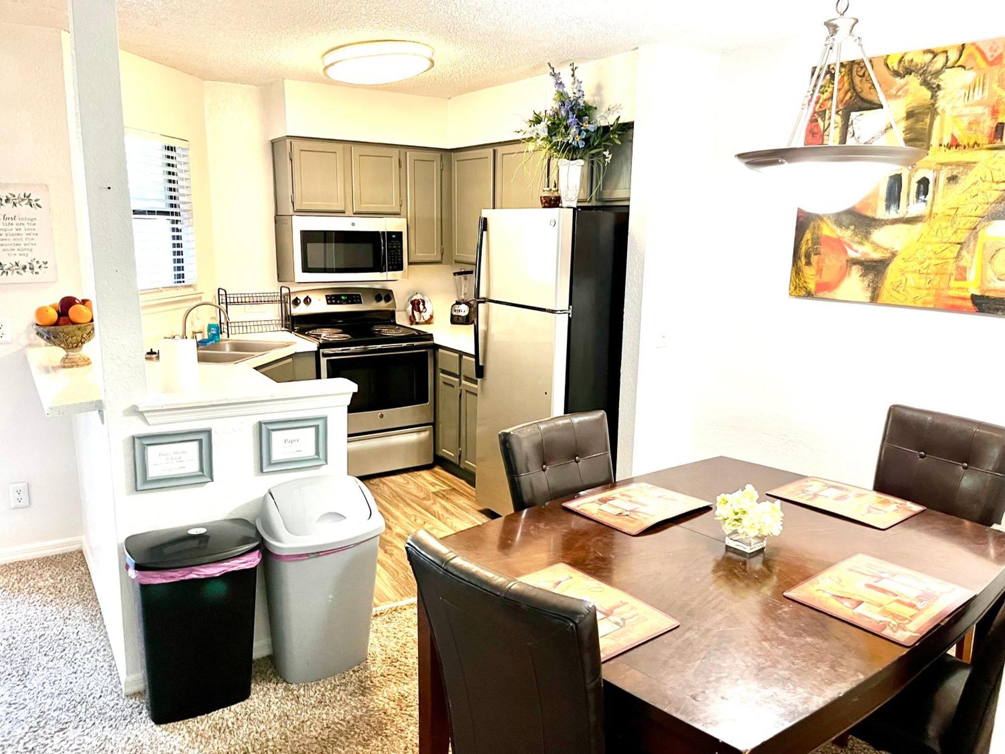Daytona 2 Bed Apartment 10 Minutes To Beach With Balcony Порт Ориндж Екстериор снимка