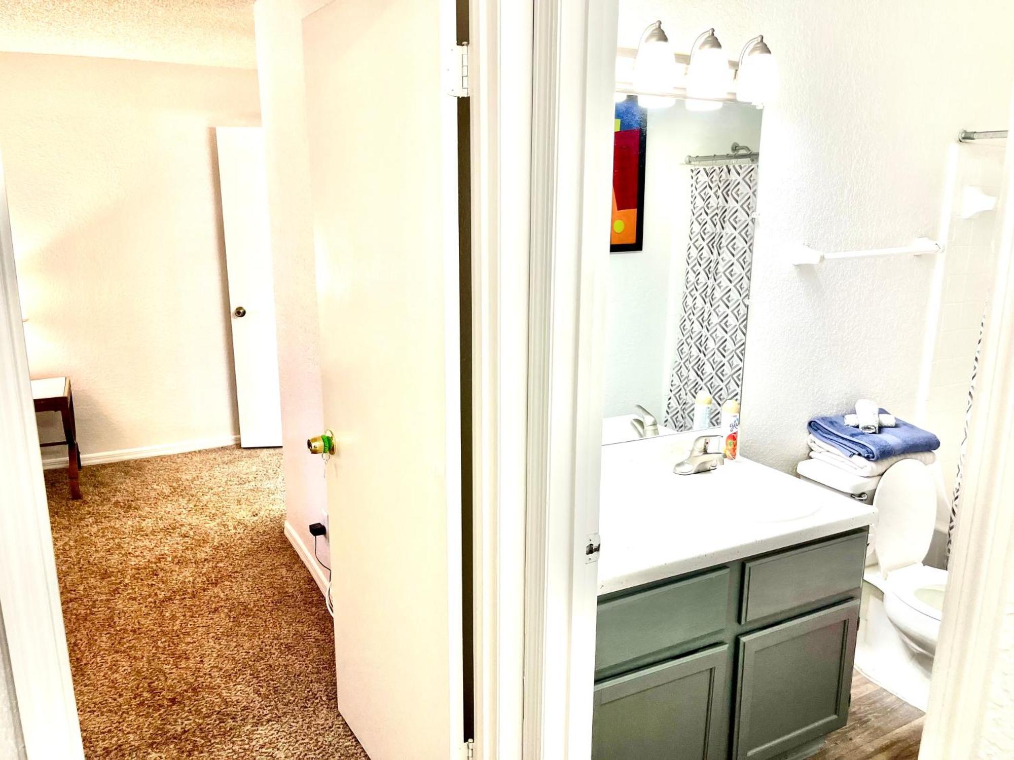 Daytona 2 Bed Apartment 10 Minutes To Beach With Balcony Порт Ориндж Екстериор снимка