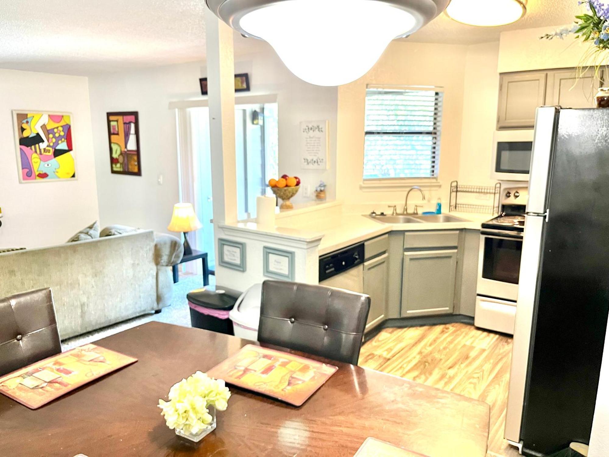 Daytona 2 Bed Apartment 10 Minutes To Beach With Balcony Порт Ориндж Екстериор снимка